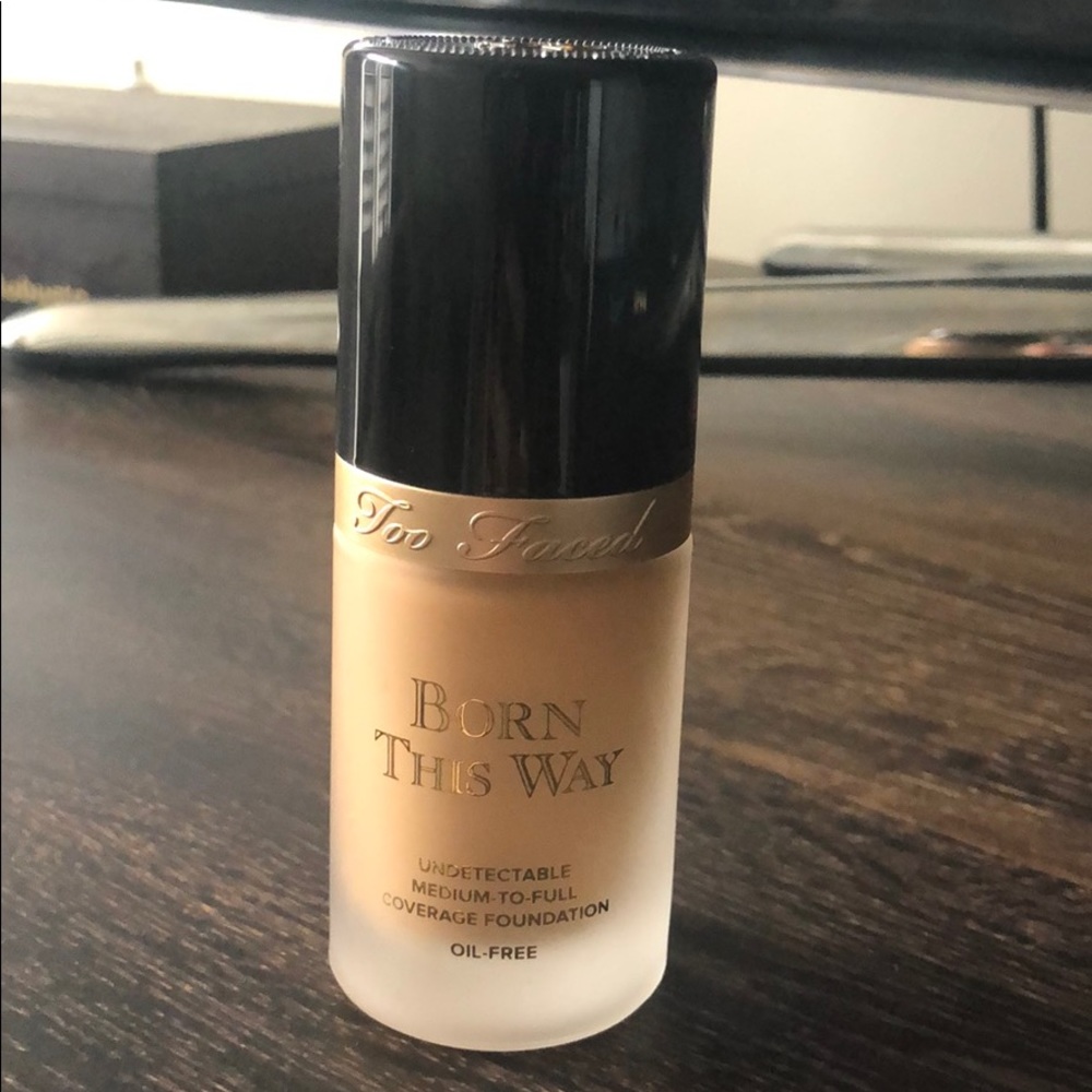 Too Faced Born this way Praline